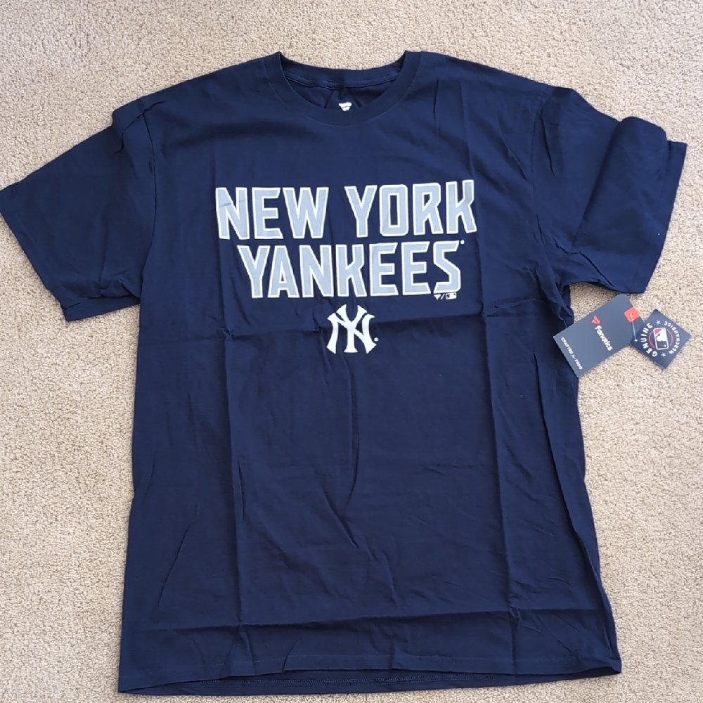 (Final Price)Fanatics Blue Short Sleeve Yankees Tee